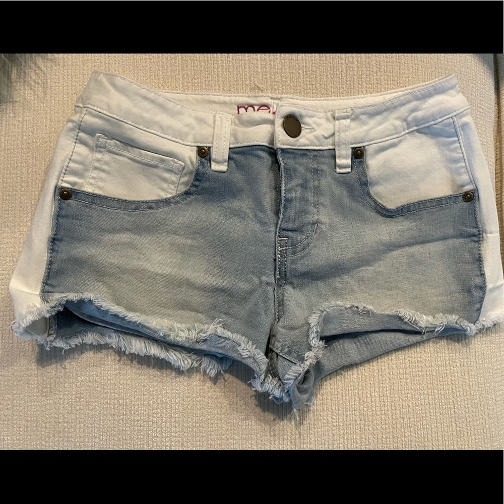 Menu Girls - Two-Toned Freyed Shorts